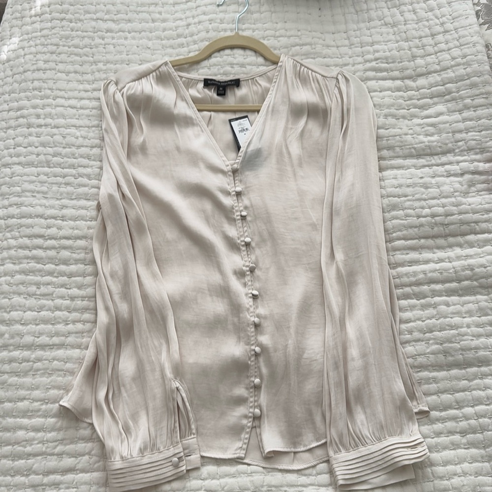 Banana republic satin blouse